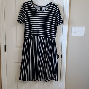 LuLaRoe Black and White Striped Dress With Pockets